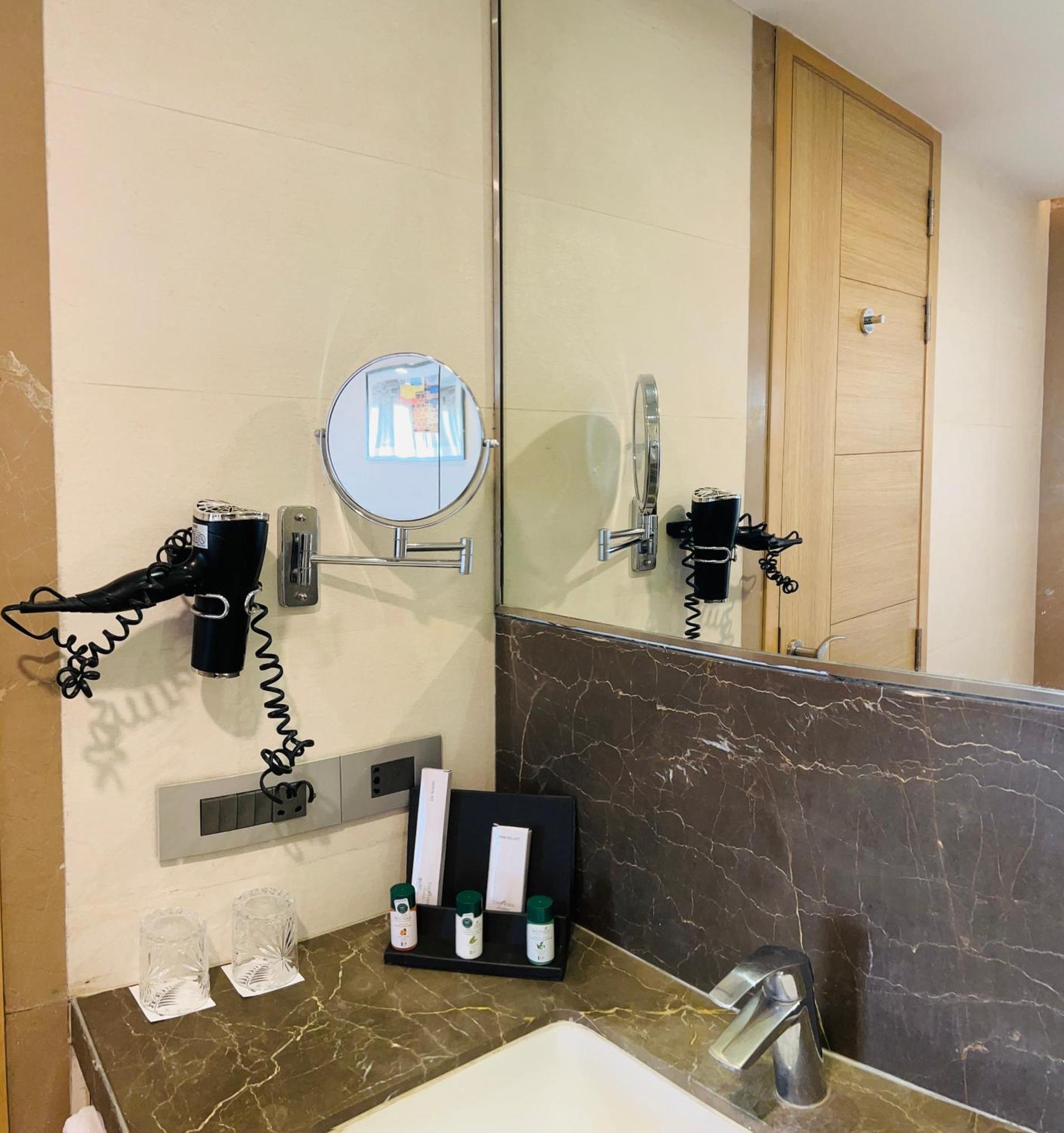 فندق The Fern Residency Sarnath فاراناسي المظهر الخارجي الصورة